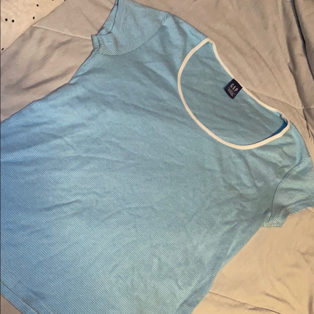 Gap tee